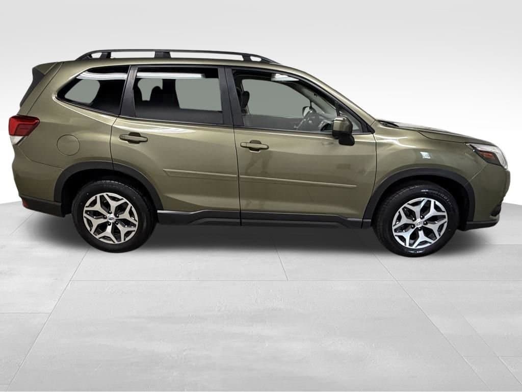 2023 Subaru Forester Premium - Photo 12