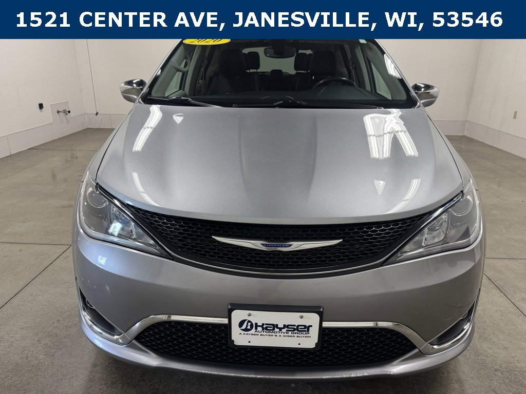 2020 Chrysler Pacifica Limited photo 3