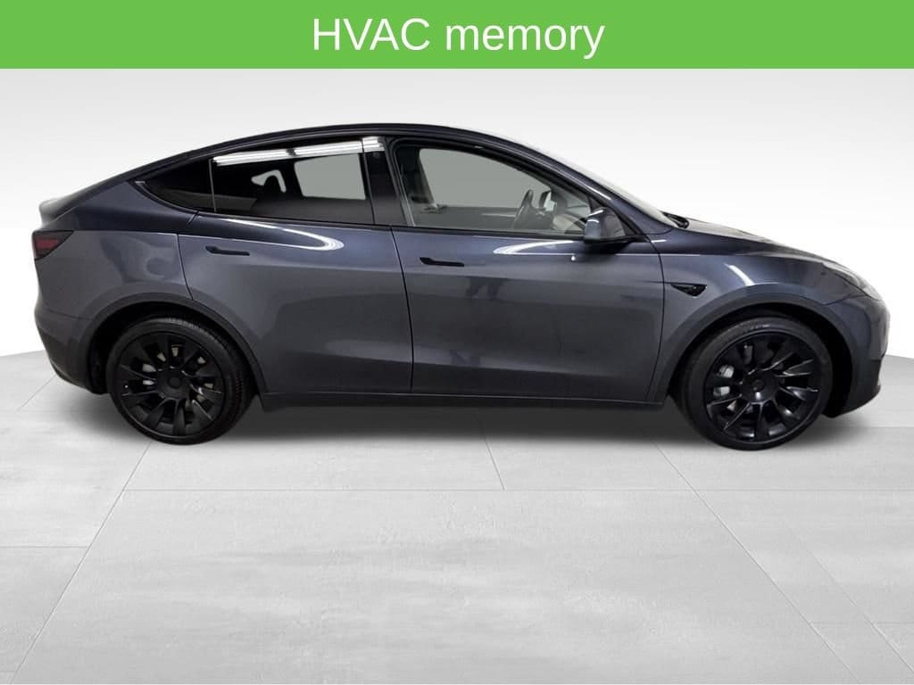 2023 Tesla Model Y Long Range - Photo 11