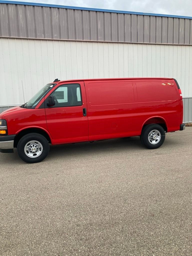 2025 Chevrolet Express Base's photo
