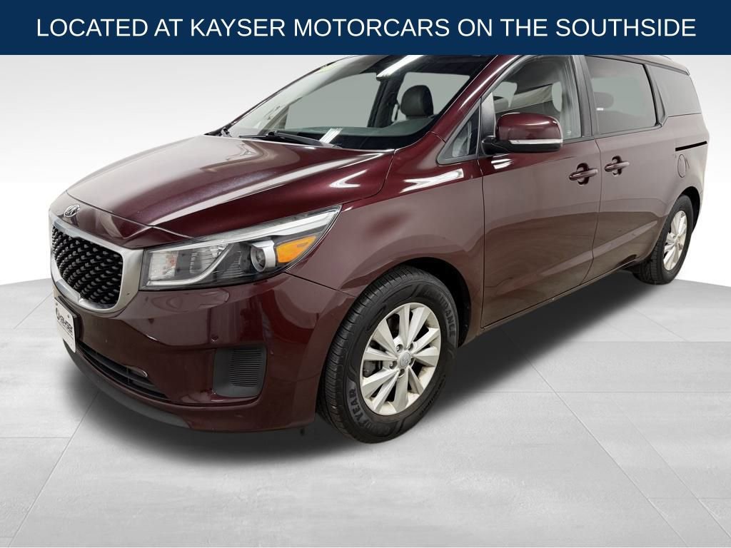 2017 Kia Sedona LX's photo