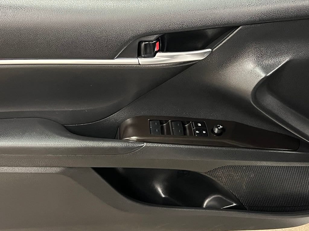2024 Toyota Camry SE - Photo 12