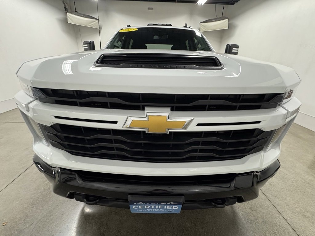 Used 2024 Chevrolet Silverado 2500 HD Custom Truck
