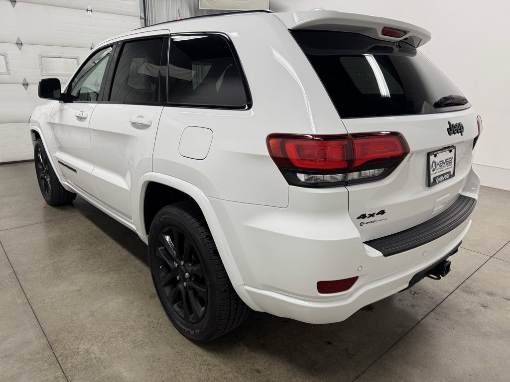 2021 Jeep Grand Cherokee Laredo X photo 3