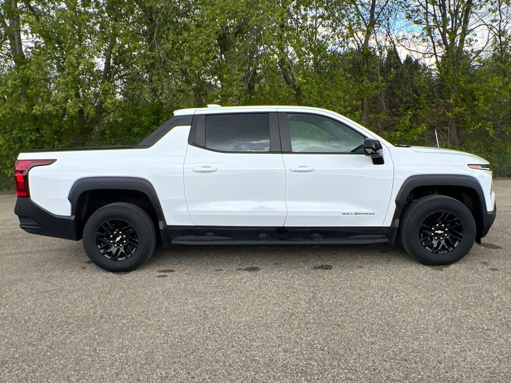 Used 2024 Chevrolet Silverado EV Work Truck with VIN 1GC10VEL0RU205991 for sale in Janesville, WI