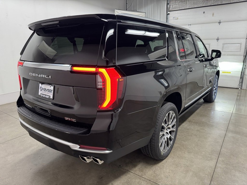 2026 Gmc Yukon XL Denali photo 2