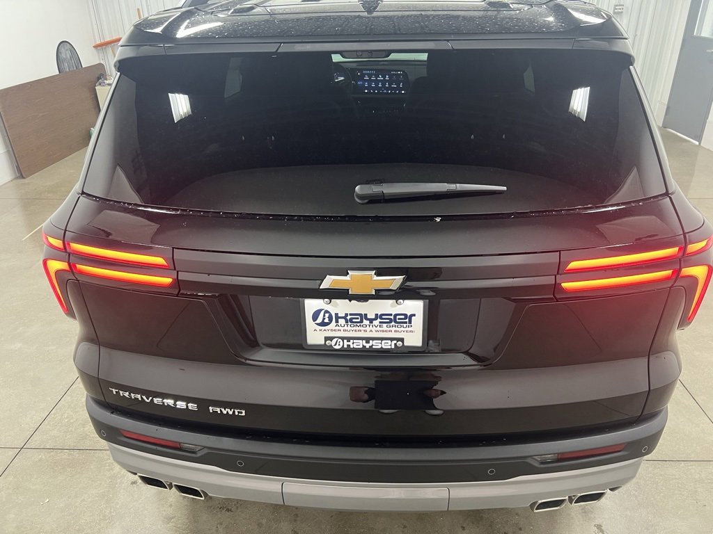 2026 Chevrolet Traverse photo 3