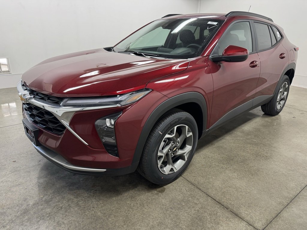 2025 Chevrolet Trax LT photo 3