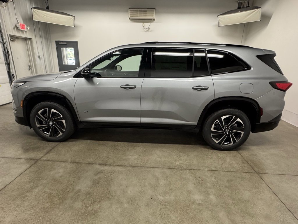 2025 Buick Enclave Sport Touring photo 2