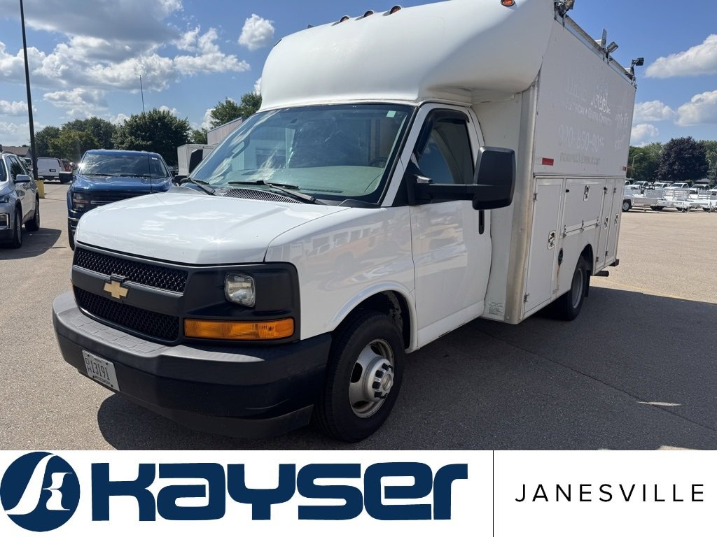 Used 2017 Chevrolet Express Cutaway 3500 MED Pewter Cust Cutaway Van