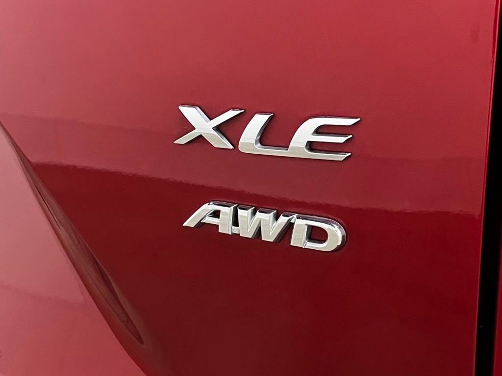 2023 Toyota Corolla Cross XLE - Photo 6