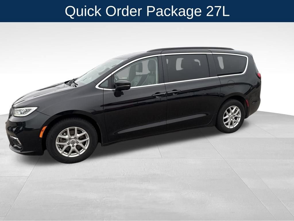 Used 2022 Chrysler Pacifica Touring L Minivan