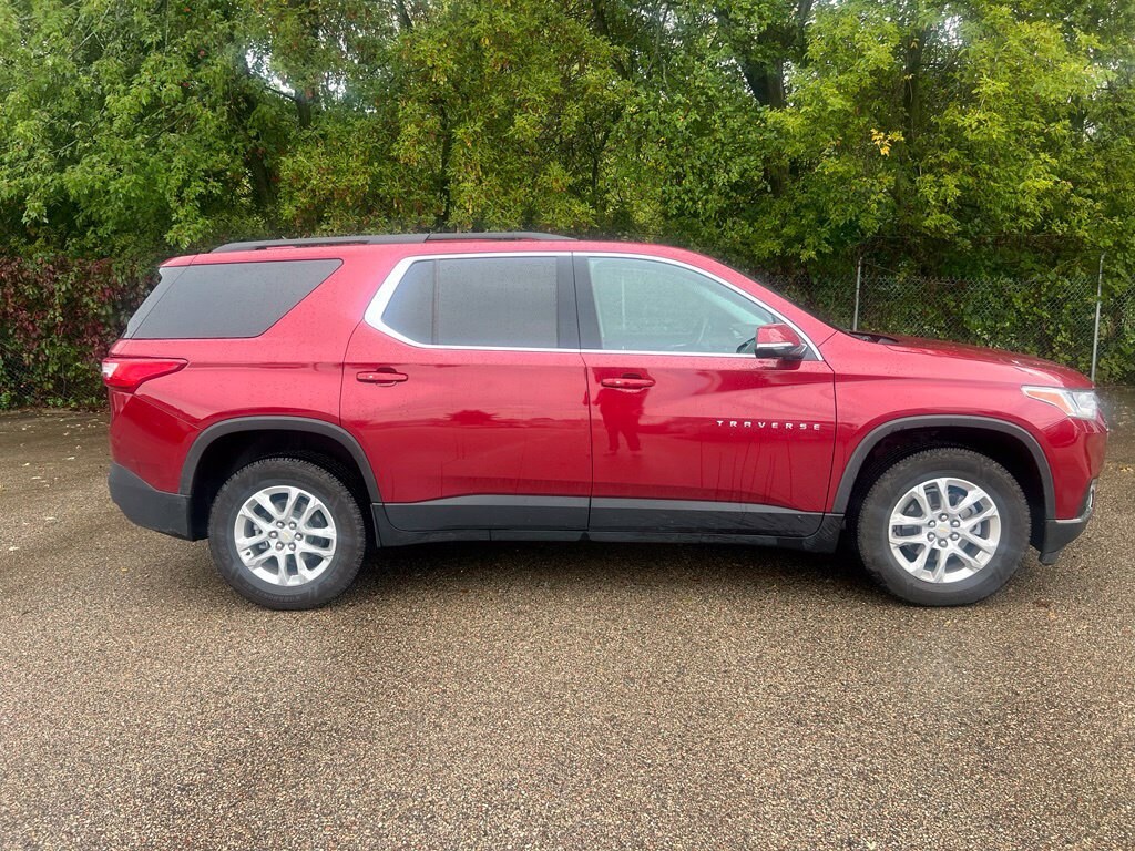 Used 2020 Chevrolet Traverse LT Cloth SUV