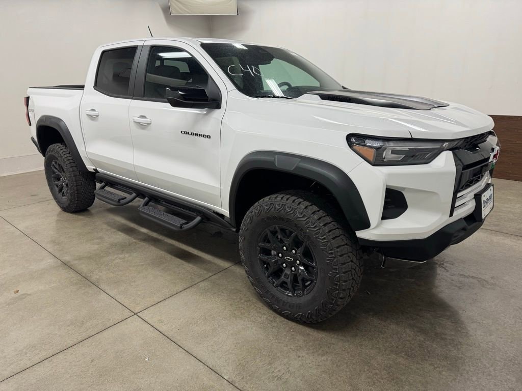 2025 Chevrolet Colorado ZR2's photo