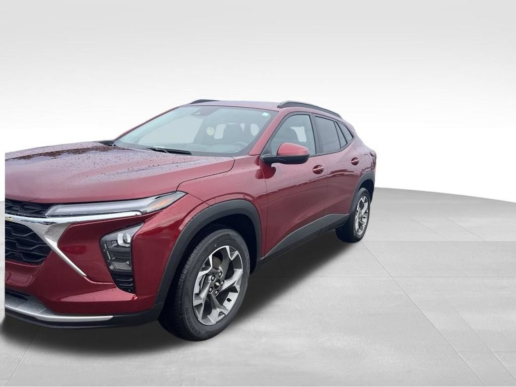 2025 Chevrolet Trax LT - Photo 11