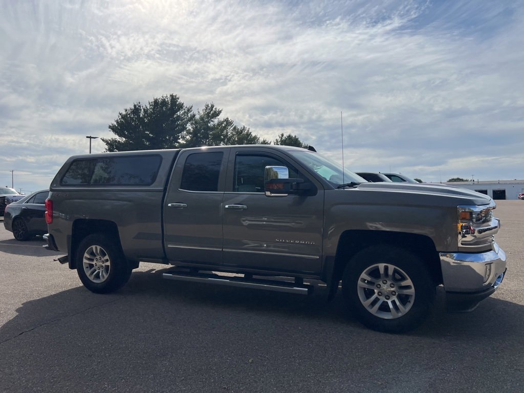 2017 Chevrolet Silverado 1500 LTZ photo 2
