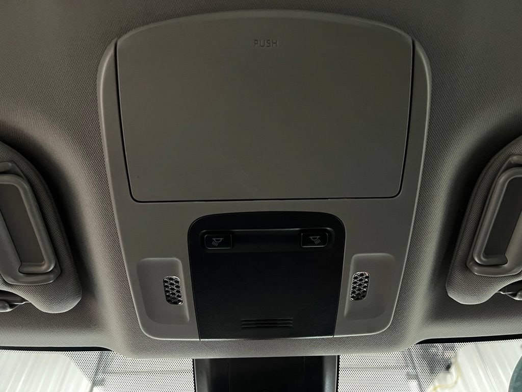 2024 Toyota Camry SE - Photo 19