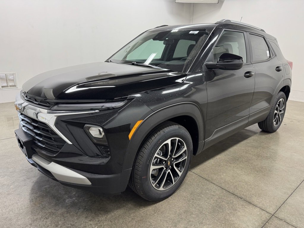 2026 Chevrolet Trailblazer LT photo 2