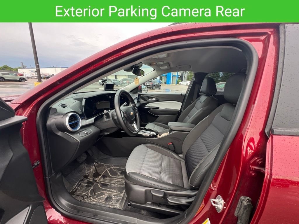 2025 Chevrolet Trax LT - Photo 28