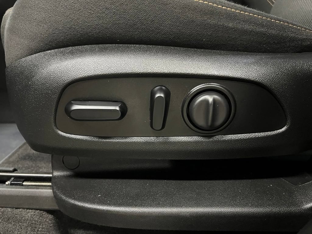 2019 Chevrolet Traverse 1LT - Photo 30