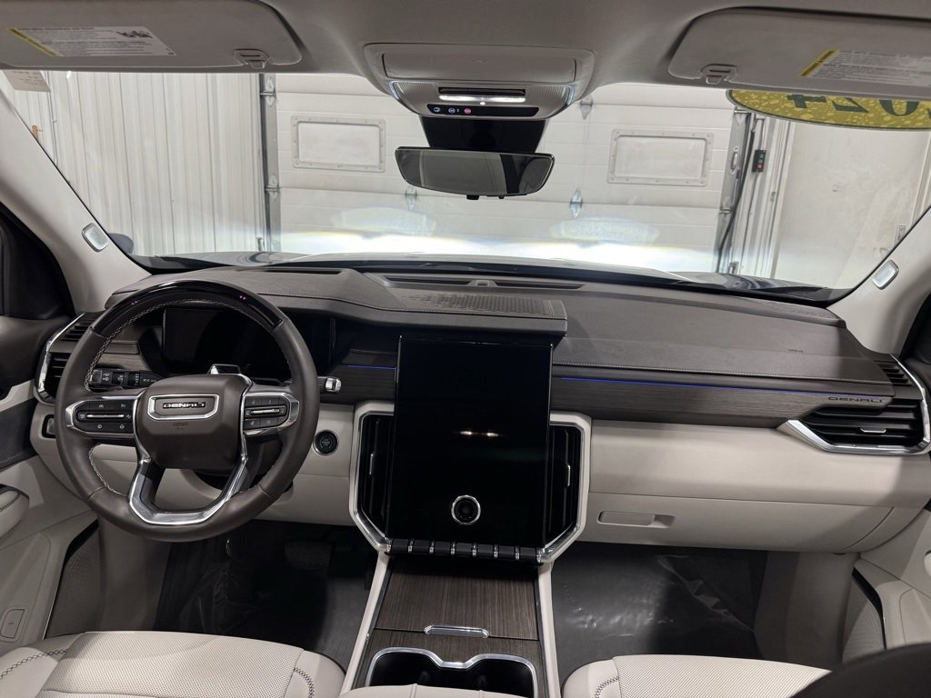 2024 Gmc Acadia Denali photo 2