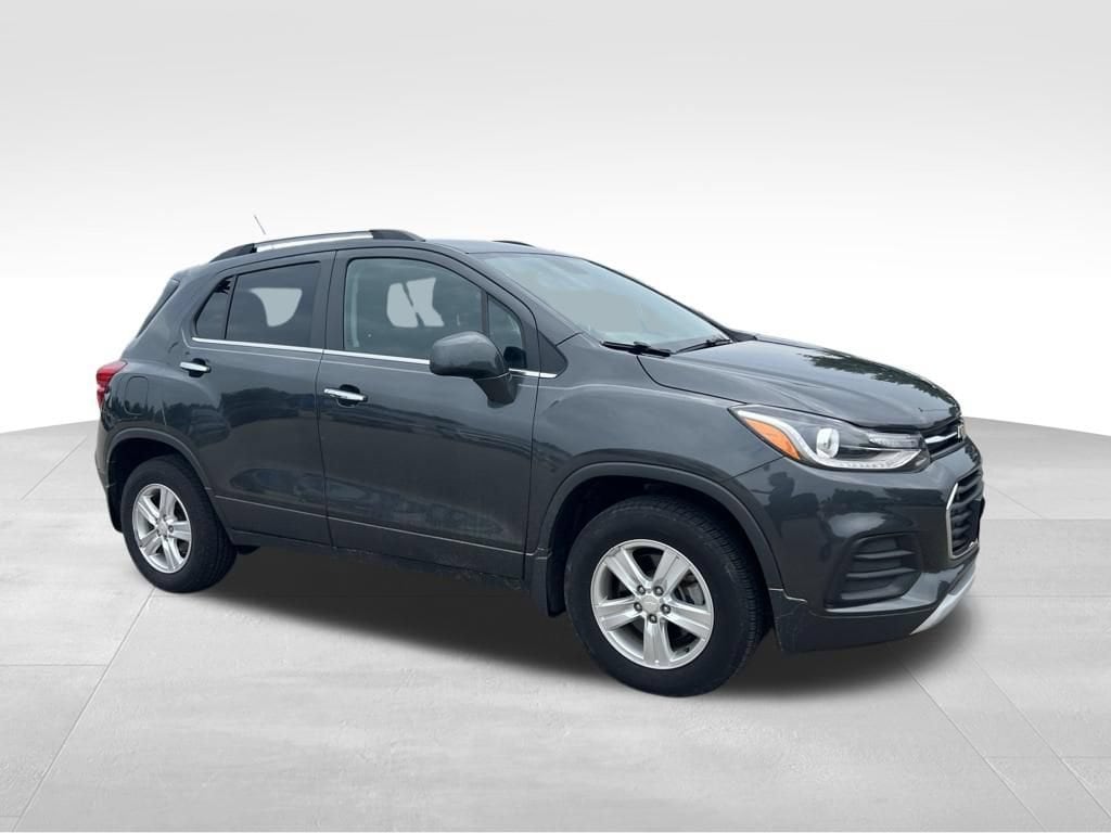 Used 2019 Chevrolet Trax LT with VIN 3GNCJPSB8KL209095 for sale in Janesville, WI