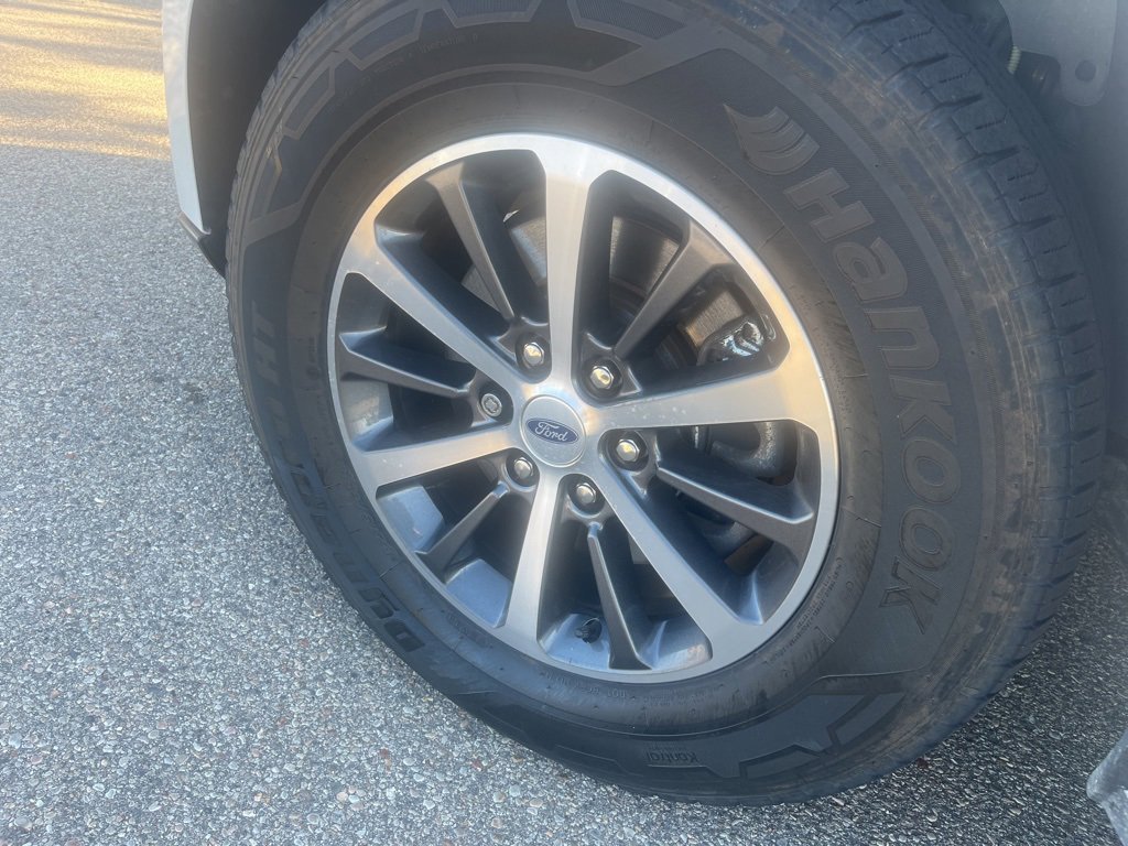 2020 Ford Expedition MAX XLT photo 2