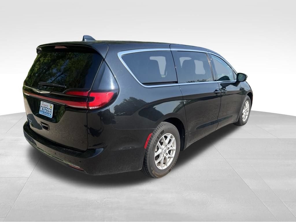 Used 2023 Chrysler Pacifica Touring L Van Passenger Van