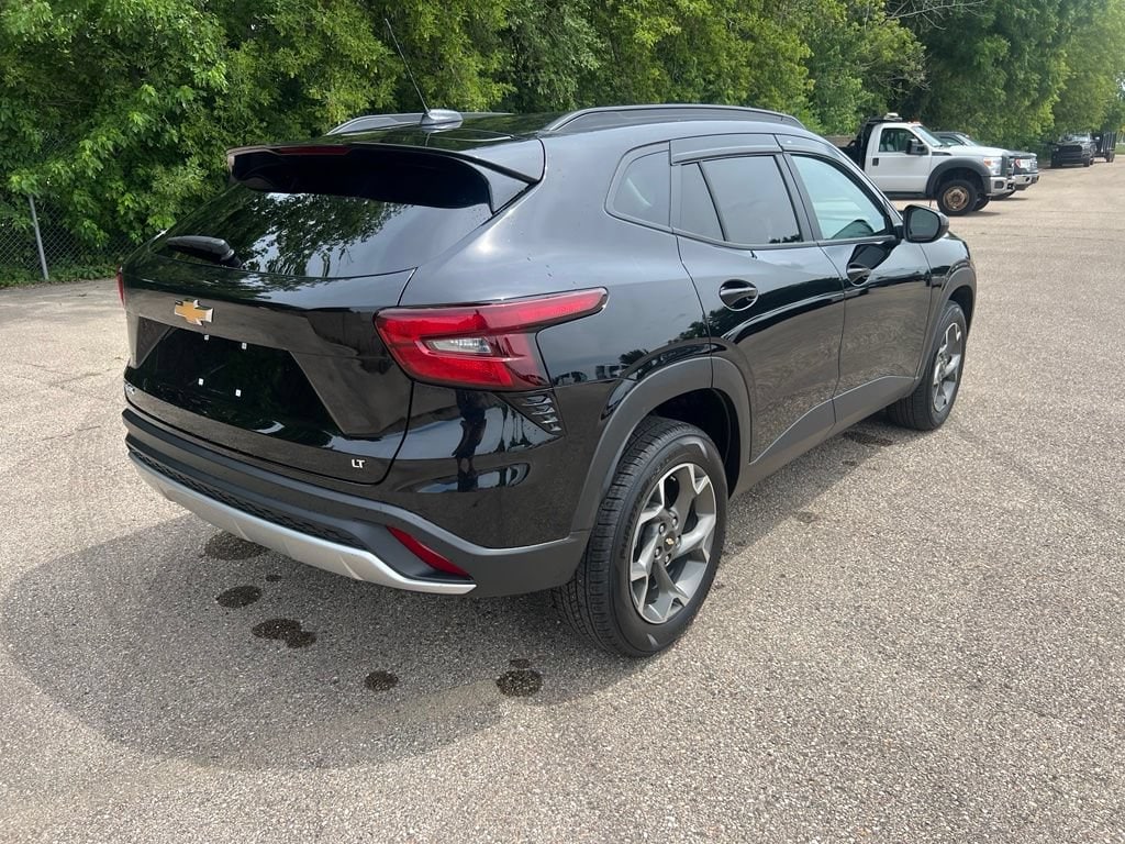 Used 2025 Chevrolet Trax LT SUV