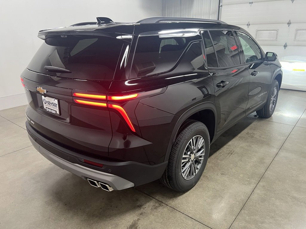 2026 Chevrolet Traverse photo 2