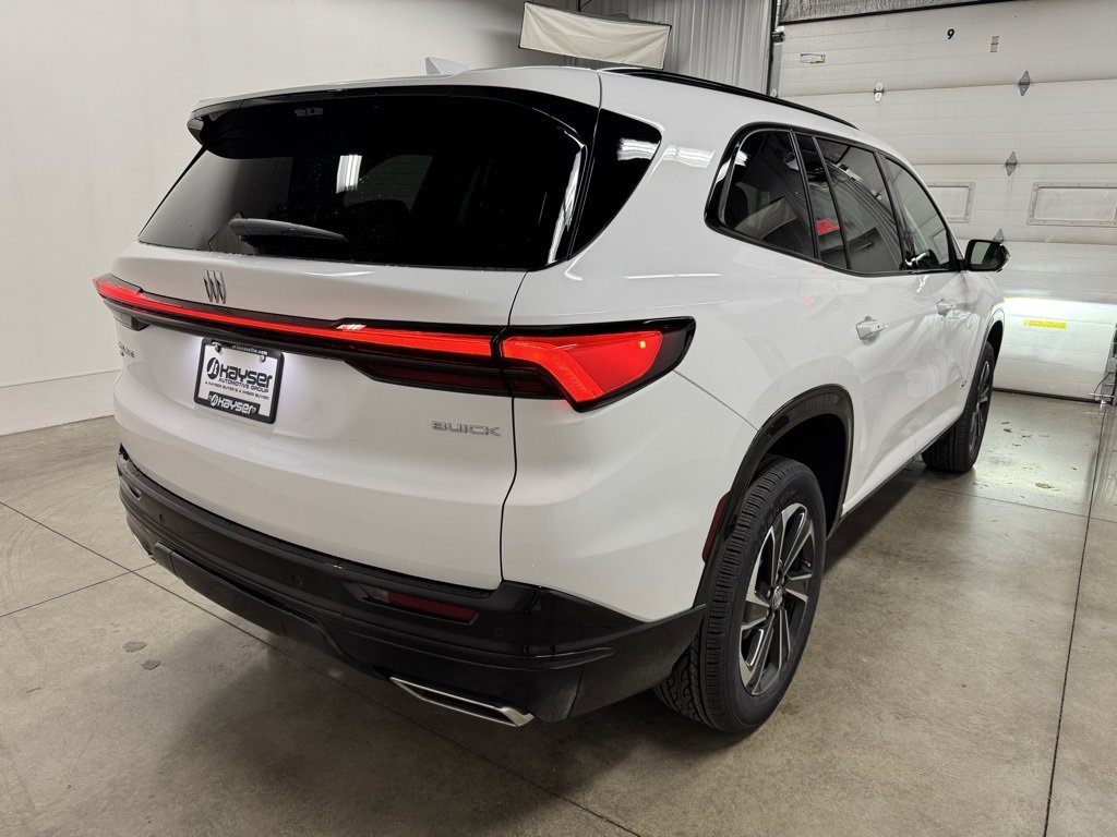 2026 Buick Enclave Sport Touring photo 4