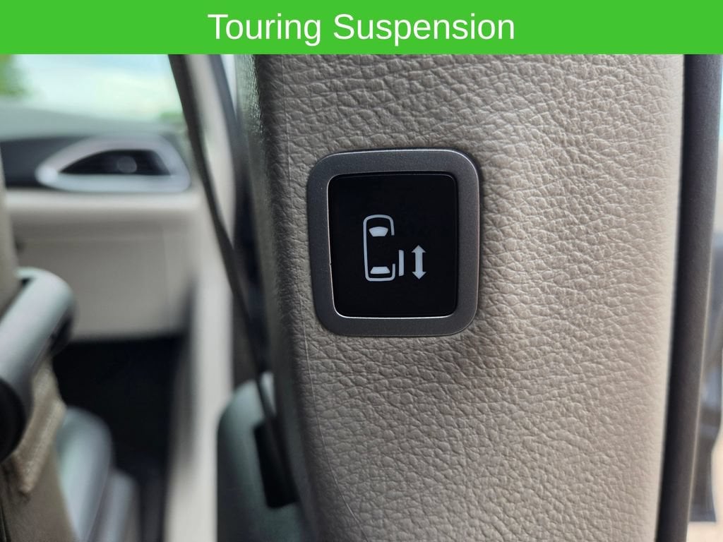 2024 Chrysler Pacifica Touring L - Photo 28
