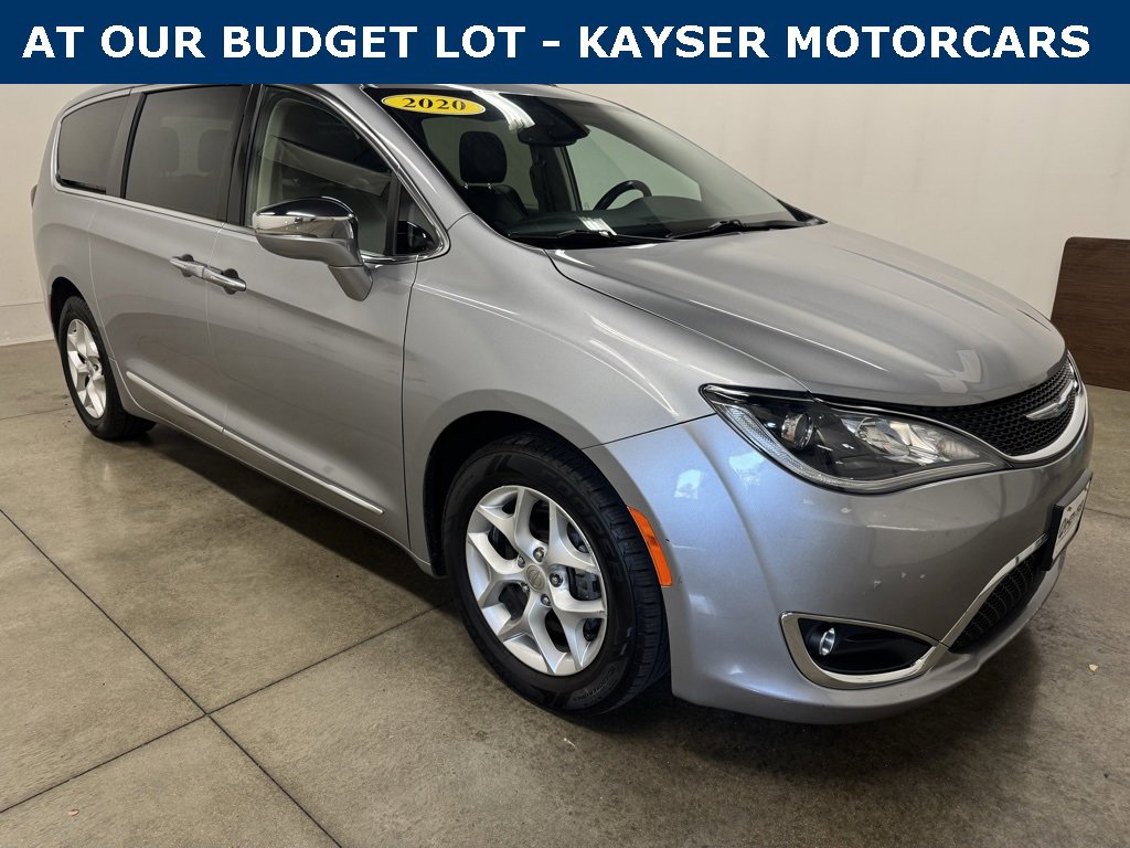 2020 Chrysler Pacifica Limited photo 2