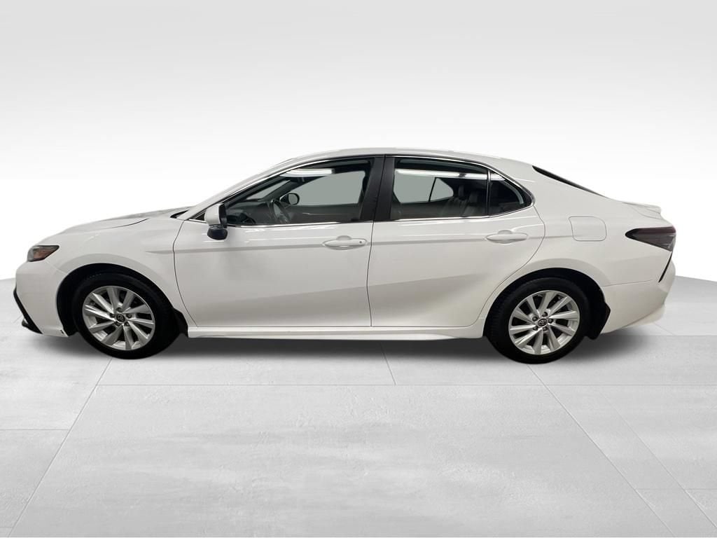 2024 Toyota Camry SE - Photo 7