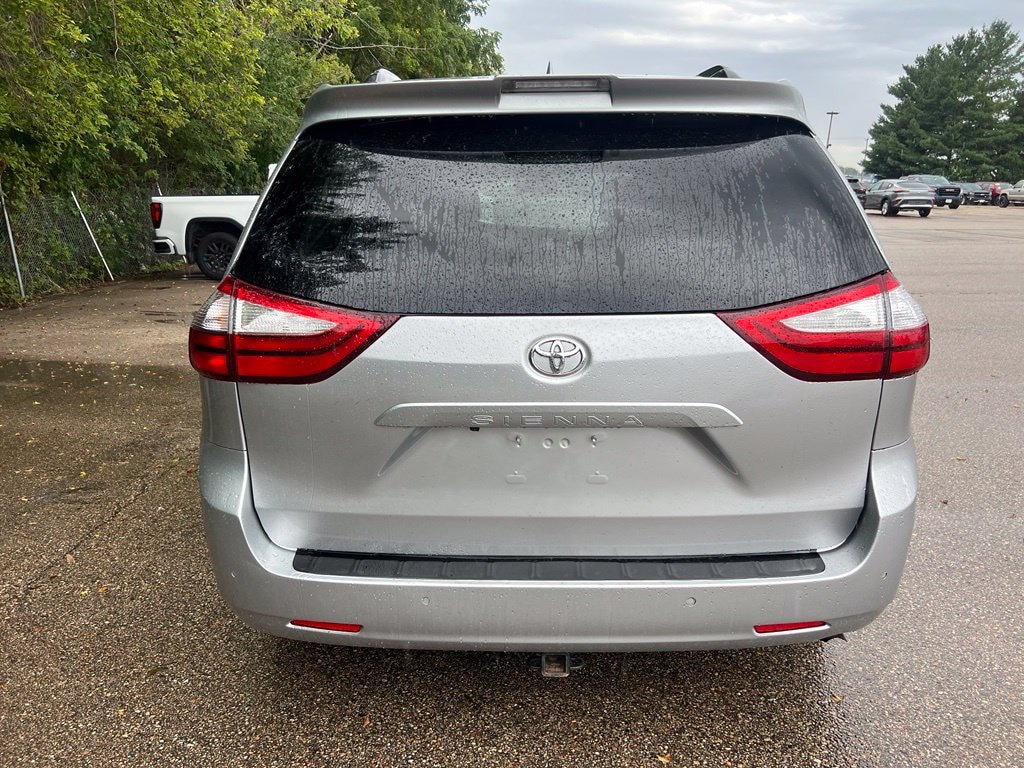 Used 2020 Toyota Sienna XLE