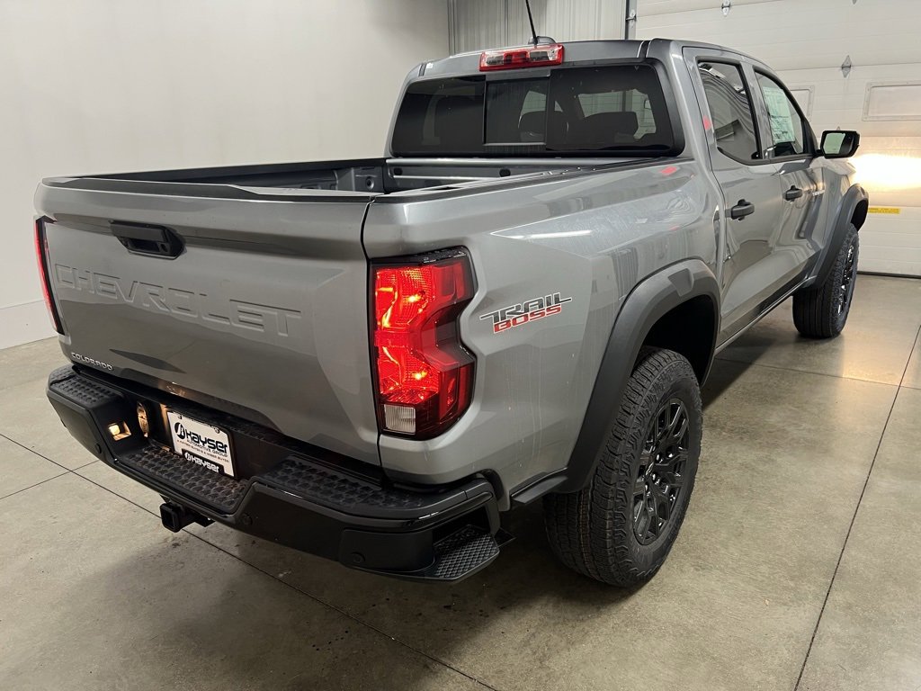 2026 Chevrolet Colorado Trail Boss photo 2