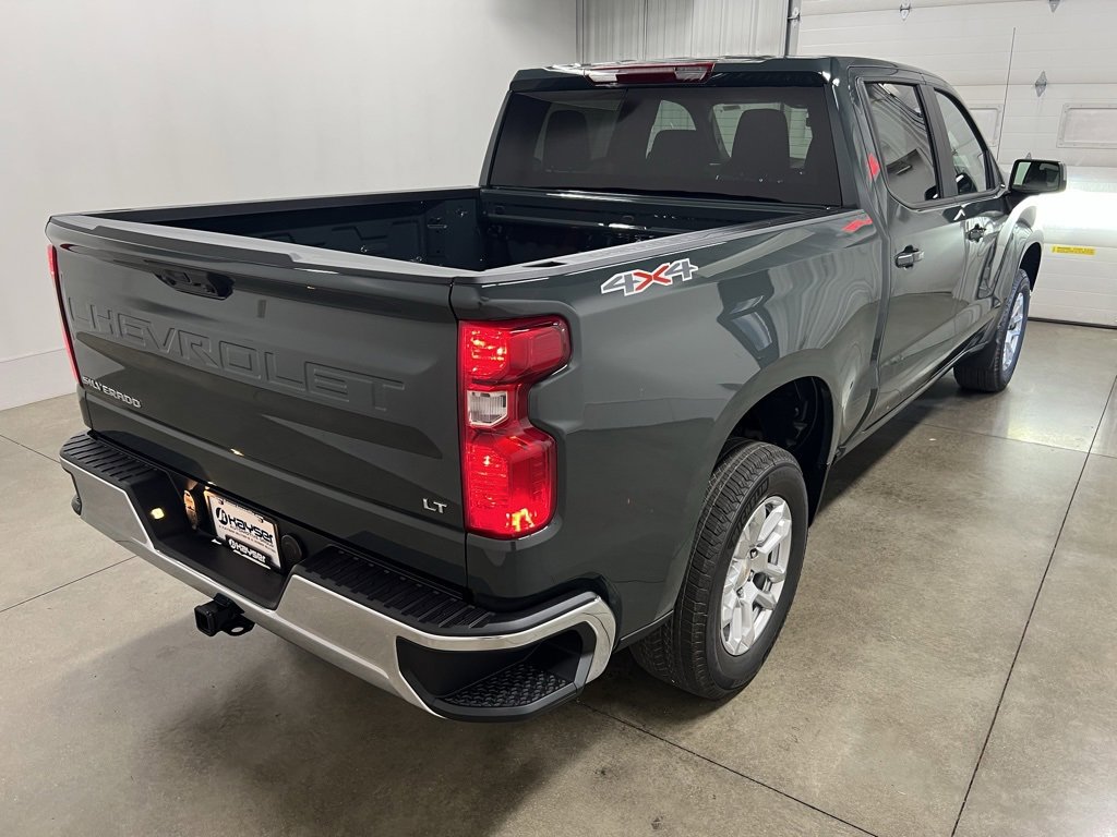 2026 Chevrolet Silverado 1500 LT photo 2