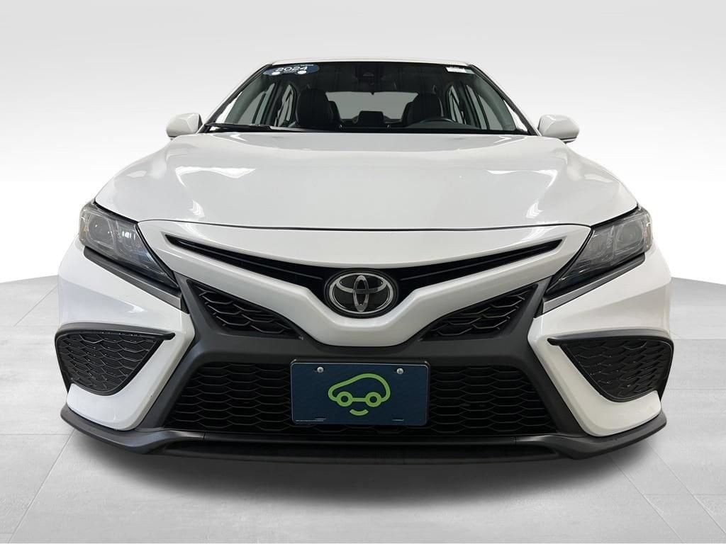 2024 Toyota Camry SE - Photo 9