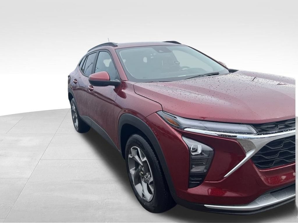 2025 Chevrolet Trax LT - Photo 14