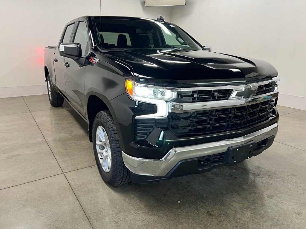 2025 Chevrolet Silverado 1500 LT's photo