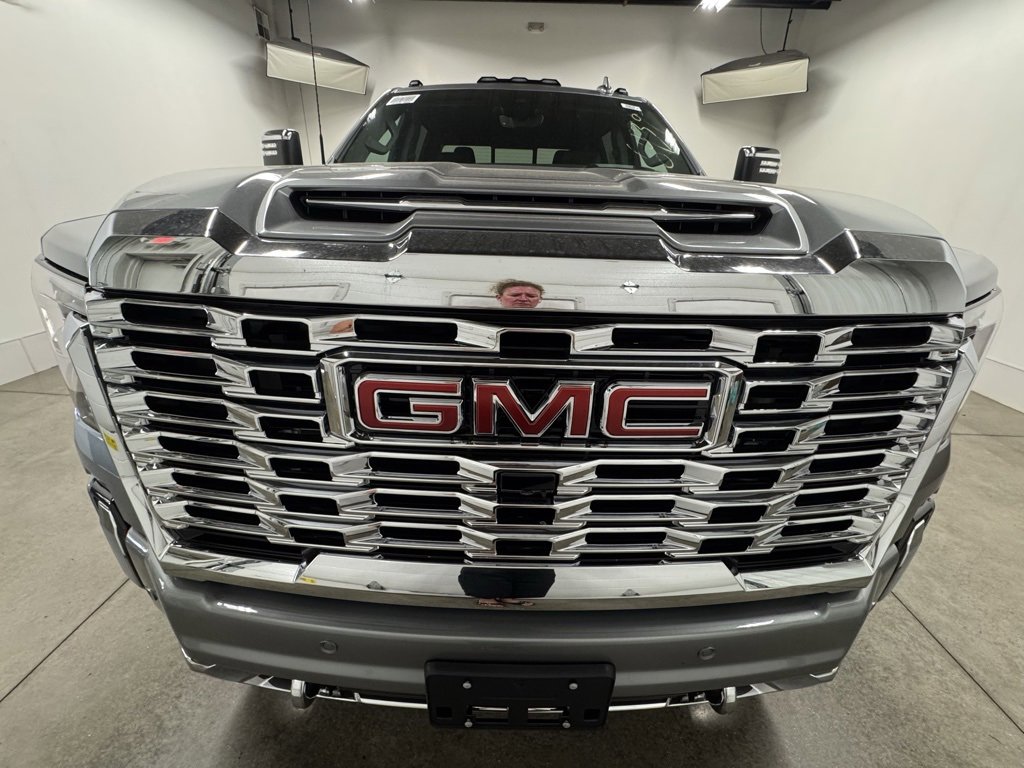 2025 Gmc Sierra 2500 HD Denali photo 2