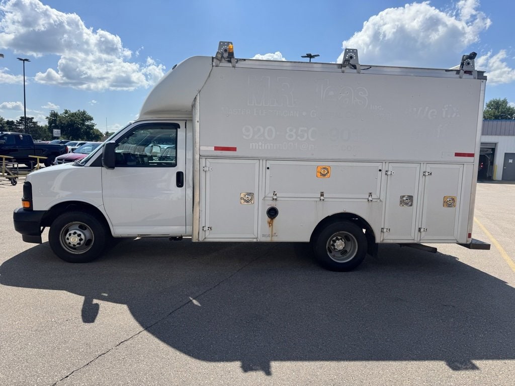 Used 2017 Chevrolet Express Cutaway 3500 MED Pewter Cust Cutaway Van