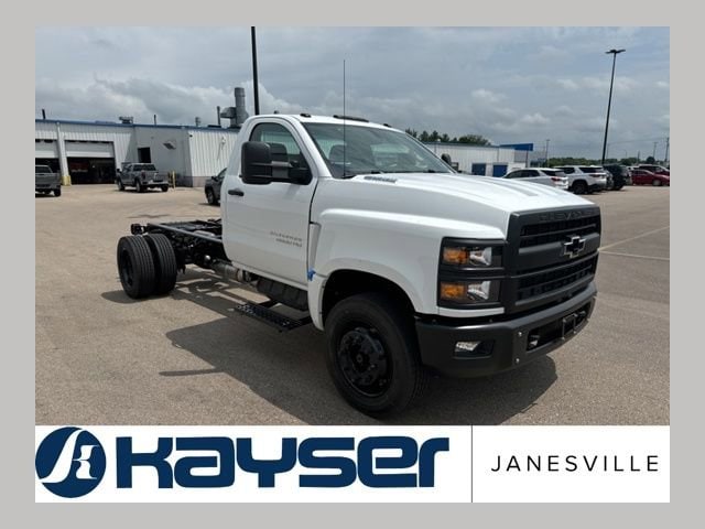 2024 Chevrolet Silverado 4500 Medium Duty Chassis Cab Work Truck's photo