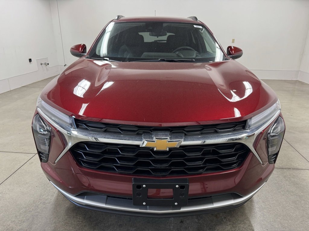 2025 Chevrolet Trax LT photo 4