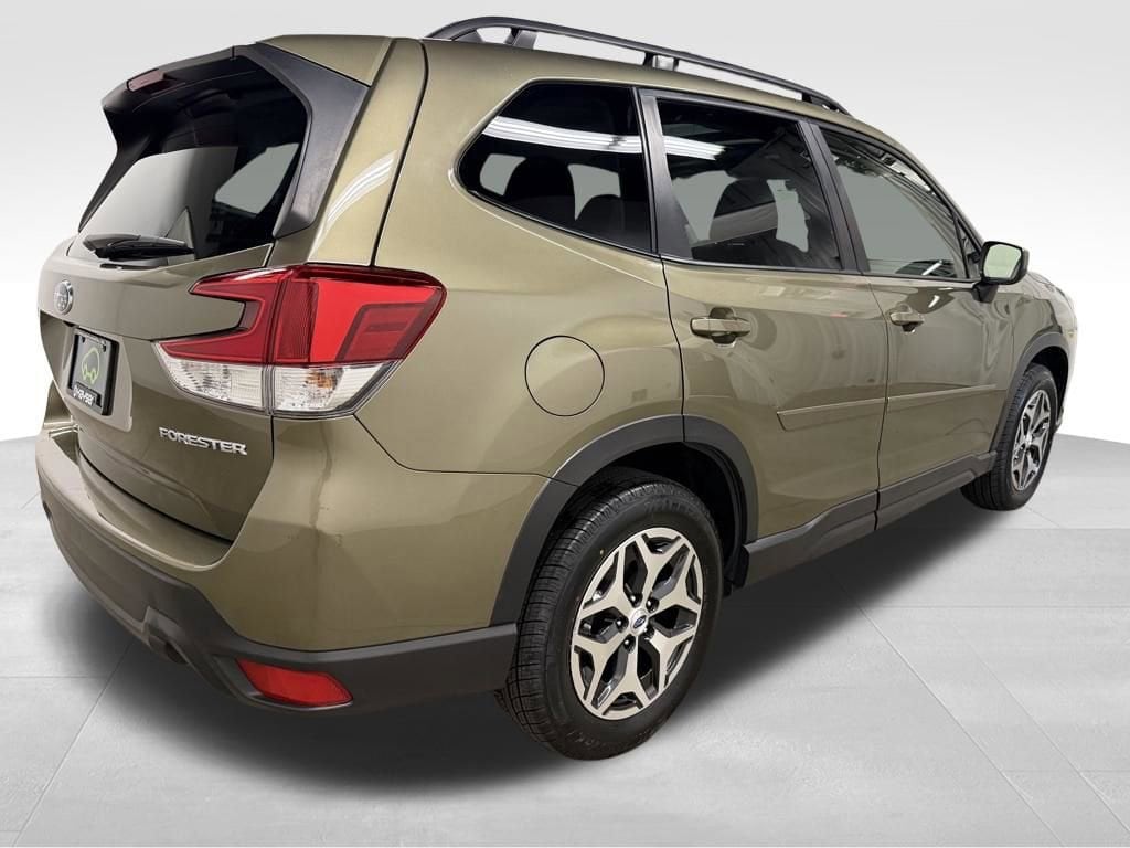 2023 Subaru Forester Premium - Photo 9