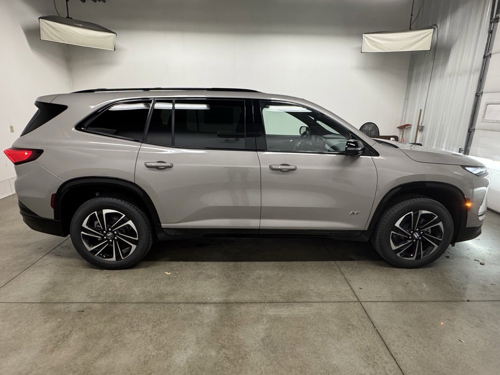 2026 Buick Enclave Sport Touring photo 2