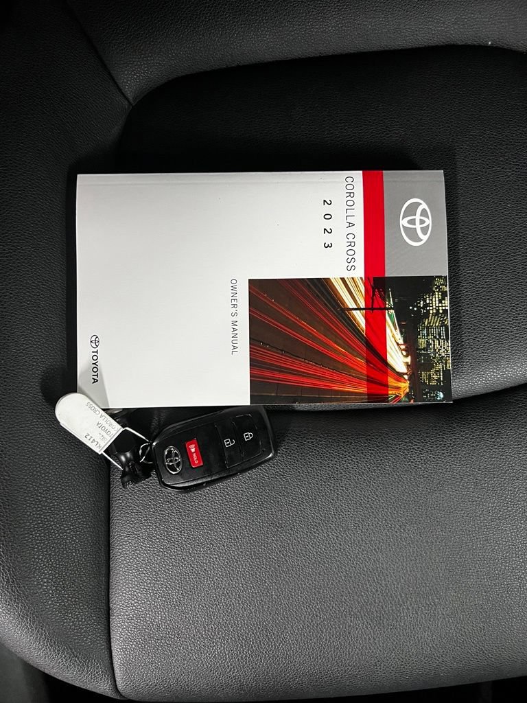2023 Toyota Corolla Cross XLE - Photo 39