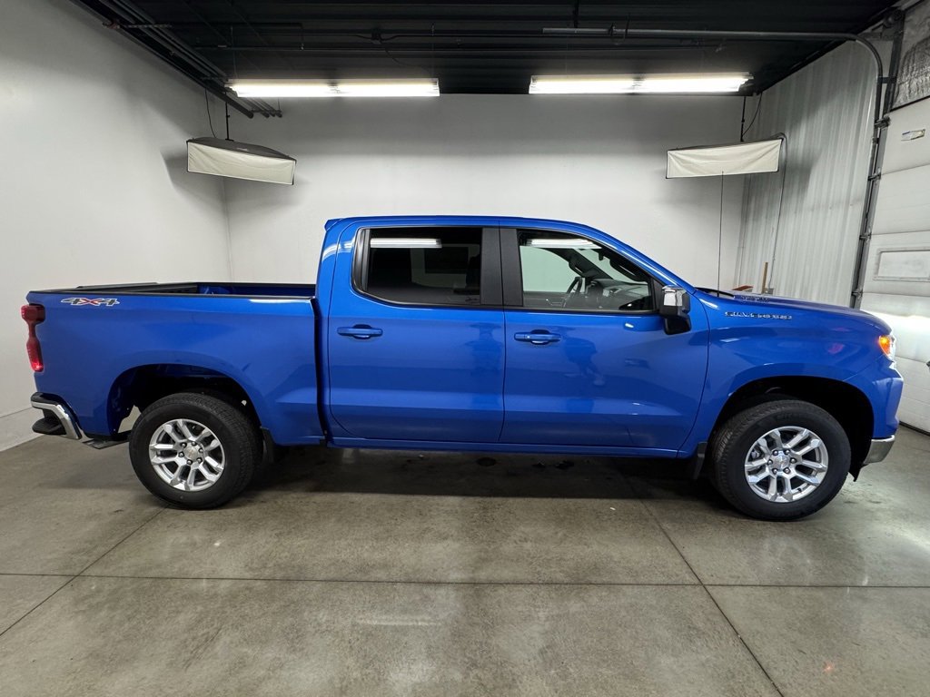 2026 Chevrolet Silverado 1500 LT photo 2