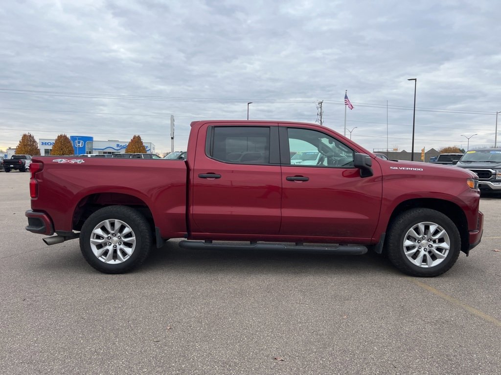 2020 Chevrolet Silverado 1500 Custom photo 2