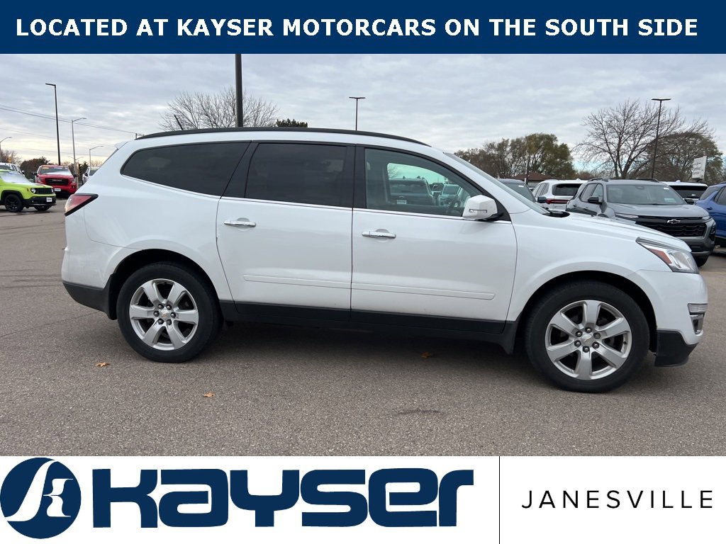 2017 Chevrolet Traverse 1LT photo 2